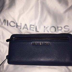 NEW Michael Kors navy wallet w dark chrome finish